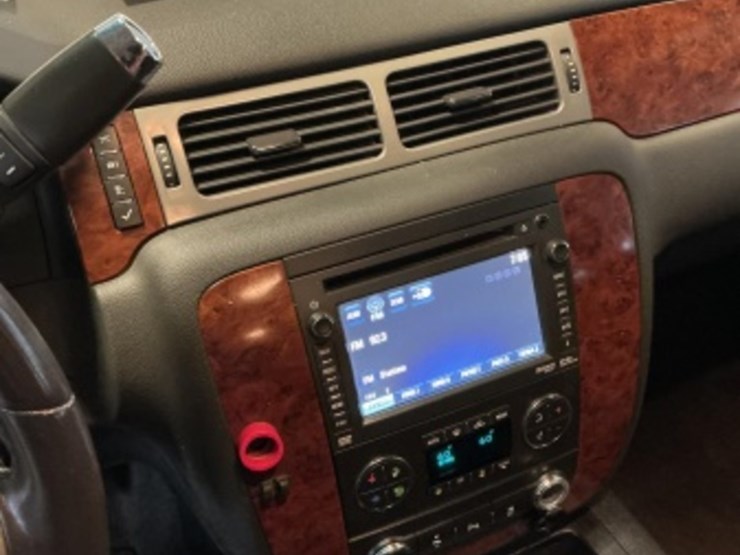 2013-chevrolet-tahoe-image-19