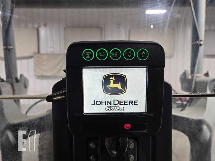 2011-deere-672g-image-19