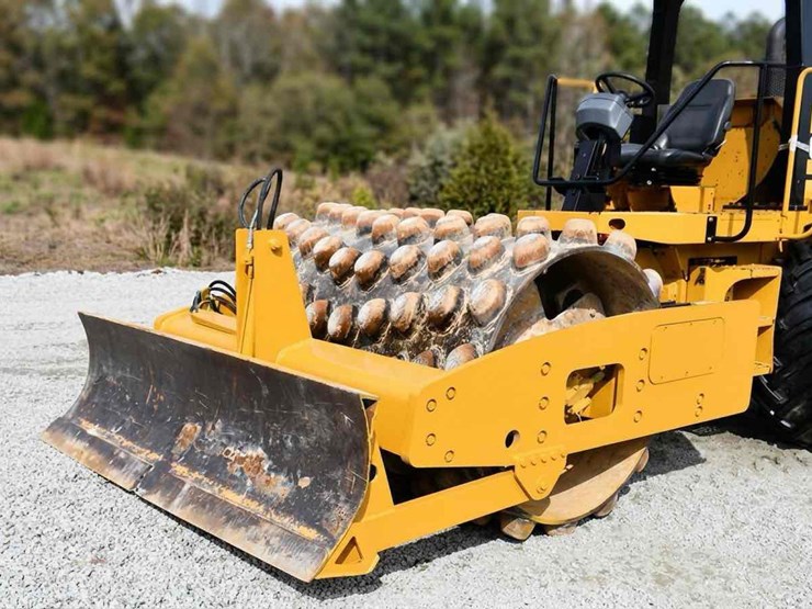 2008-caterpillar-cp56-image-7