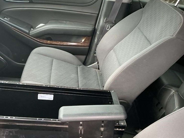 2018-chevrolet-tahoe-image-5