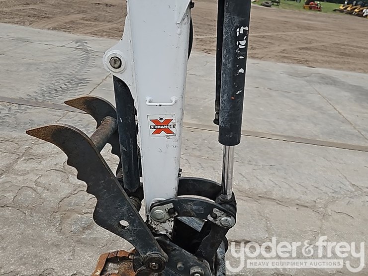 2022-bobcat-e32-image-18