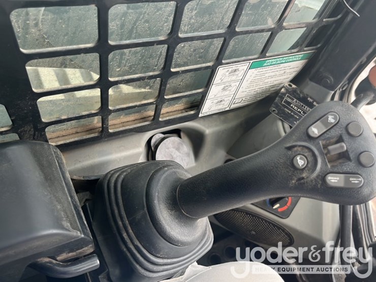 2016-bobcat-t870-image-8