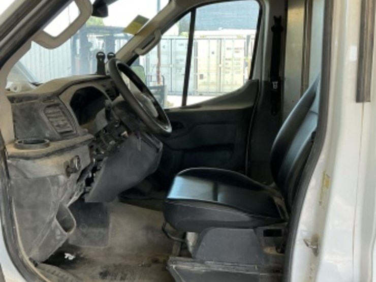 2020-ford-transit-image-26