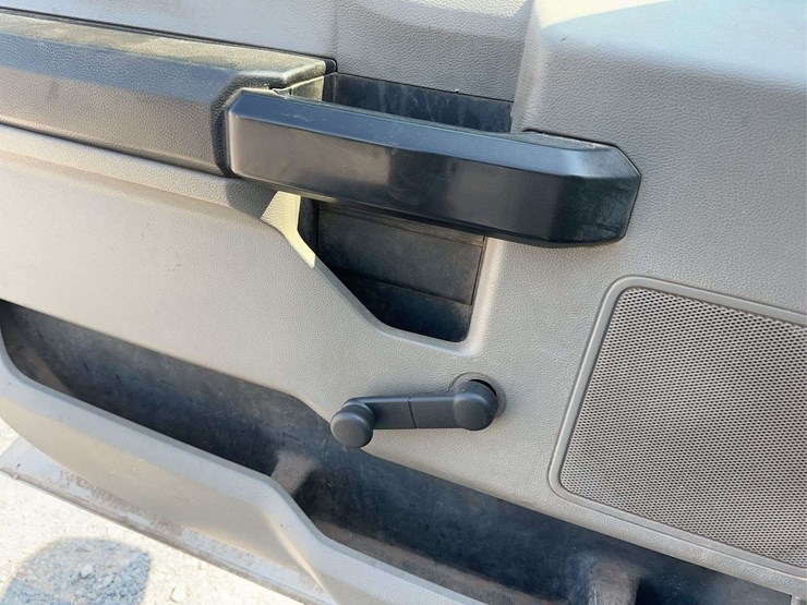 2017-ford-f450-xl-image-28