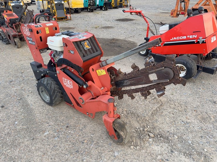 ditch-witch-c12-image-2