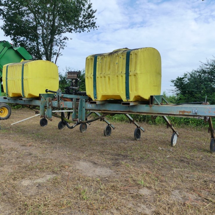 3pt 400 Gal 6 Row Lay-By Rig