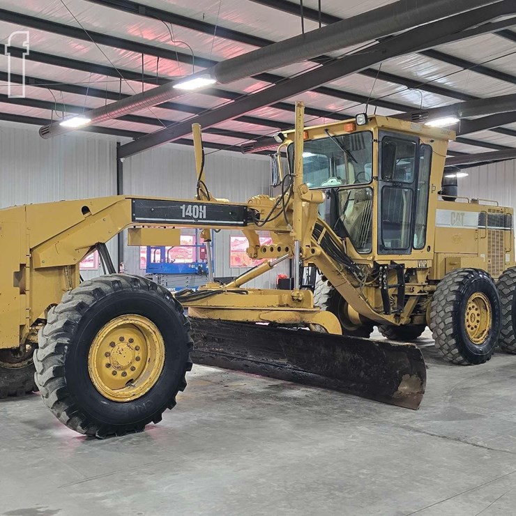 2001 CATERPILLAR 140H