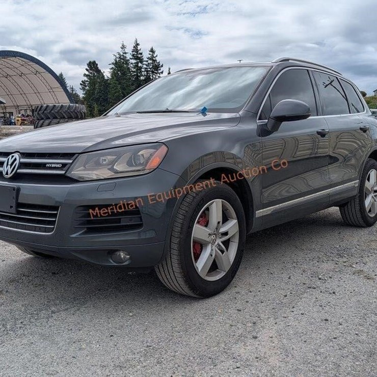 2013 VOLKSWAGEN TOUAREG