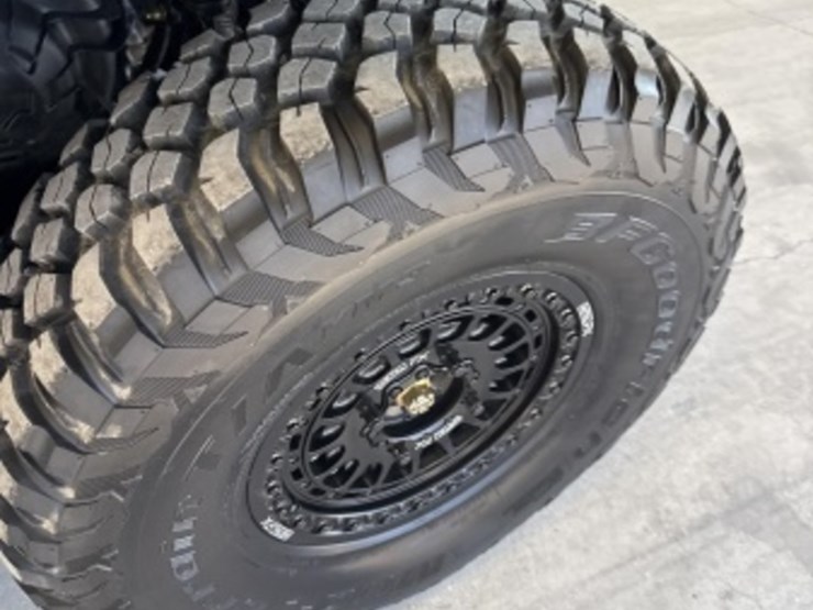2023-can-am-defender-pro-limited-sxs-image-13