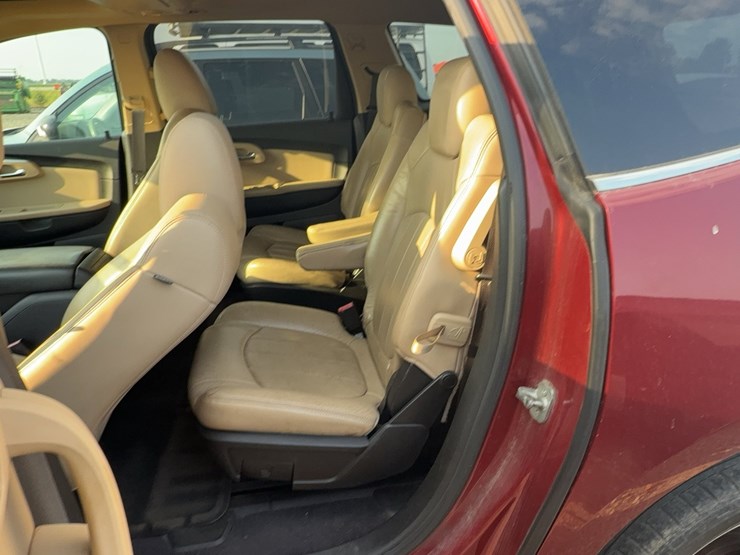 2010-chevrolet-traverse-image-39
