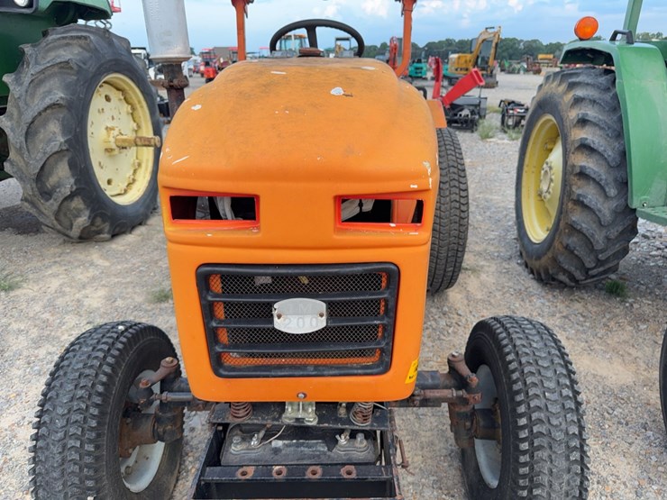 2004-tractor-king-200-image-35