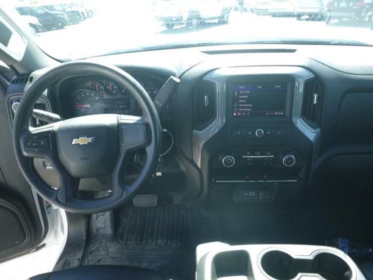 2021-chevrolet-1500-image-9