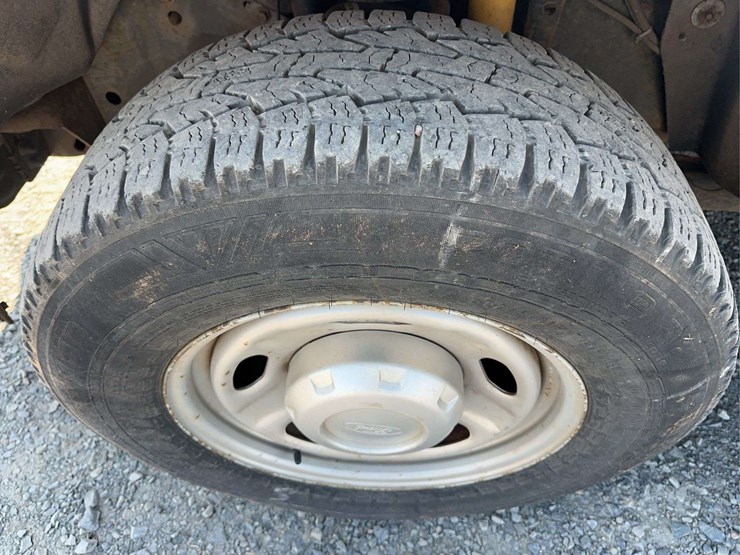 2014-ford-f250-xl-image-10