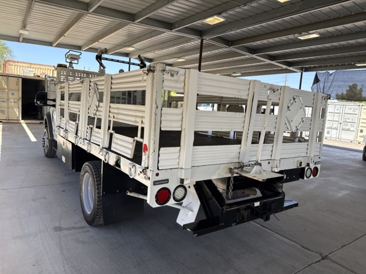2017-ford-f550-image-8
