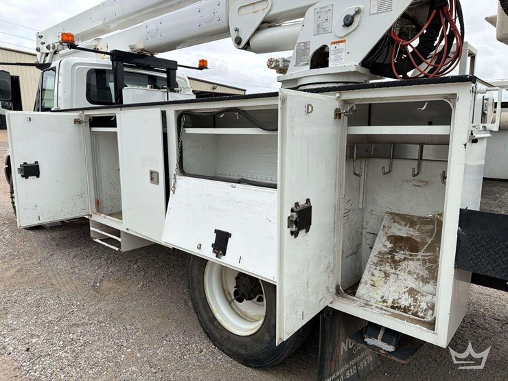 2019-international-durastar-4300-image-28