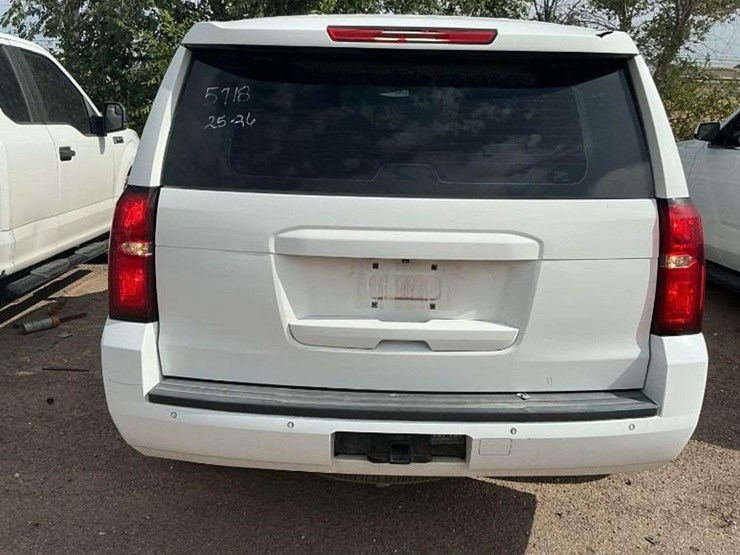 2017-chevrolet-tahoe-image-4