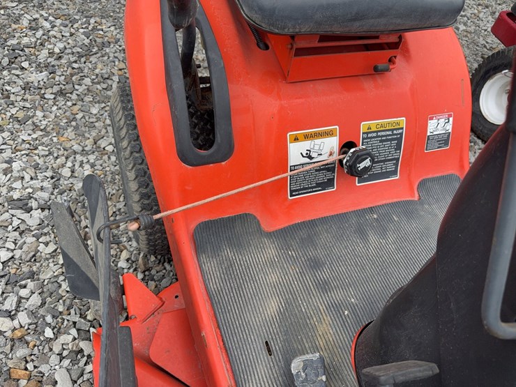 kubota-t1670-image-31
