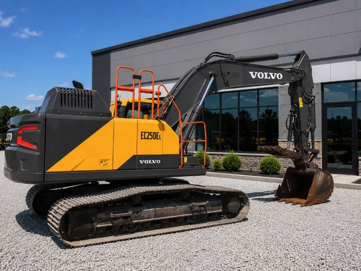 2022-volvo-ec250el-image-2