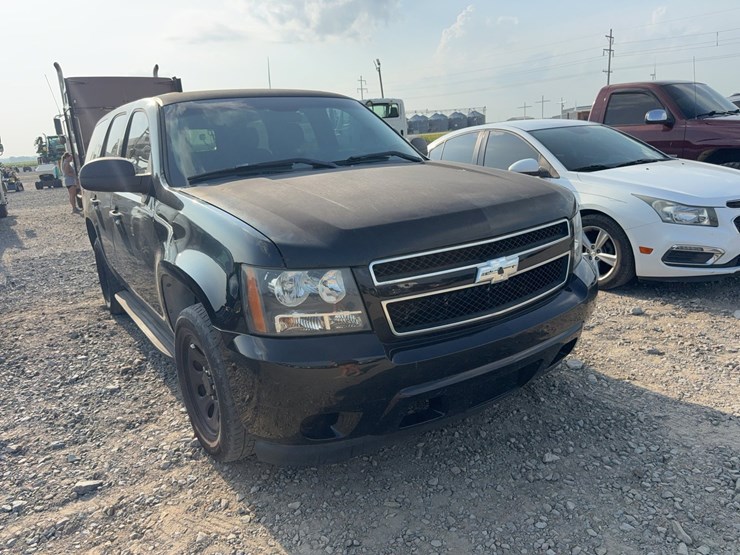 2014-chevrolet-tahoe-image-2