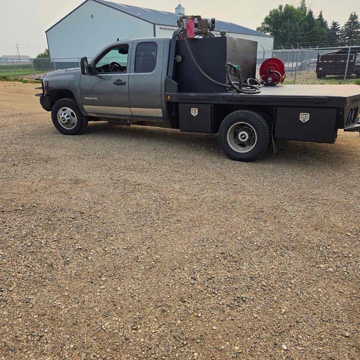 2011 CHEVROLET 3500
