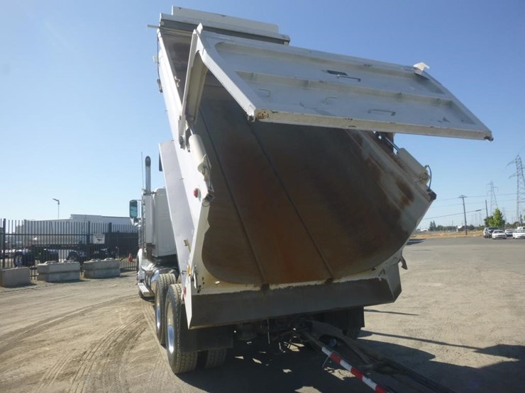 2020-western-star-4900sf-image-8