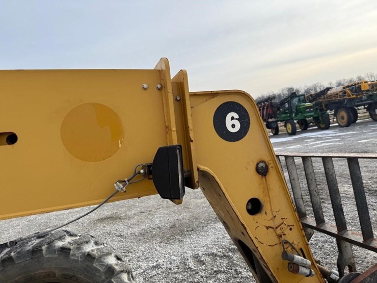 caterpillar-tl642-image-14