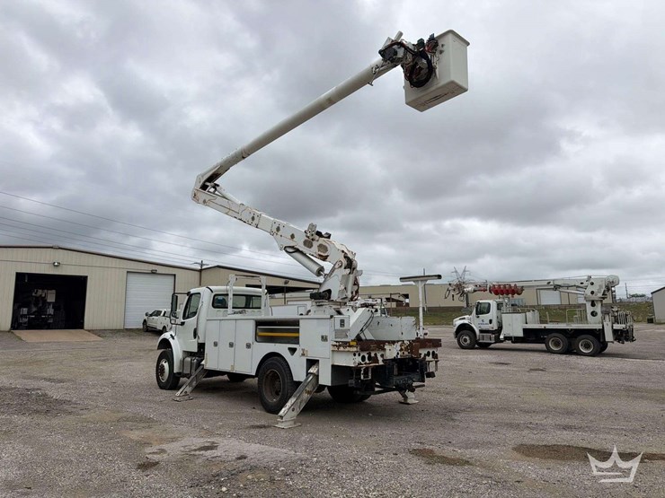 2016-freightliner-m2-106-image-4