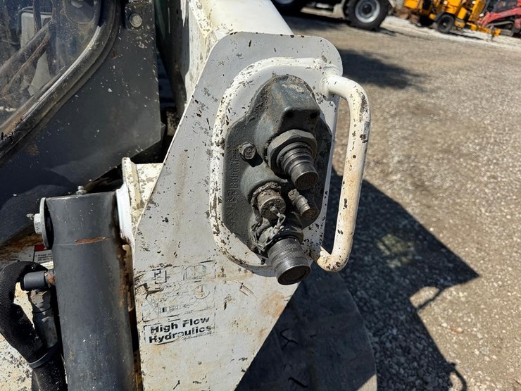 bobcat-t590-image-10