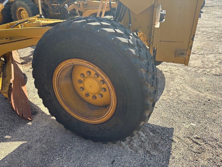 caterpillar-140m2-image-15