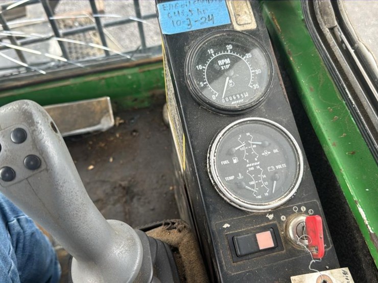 2007-deere-437c-image-56