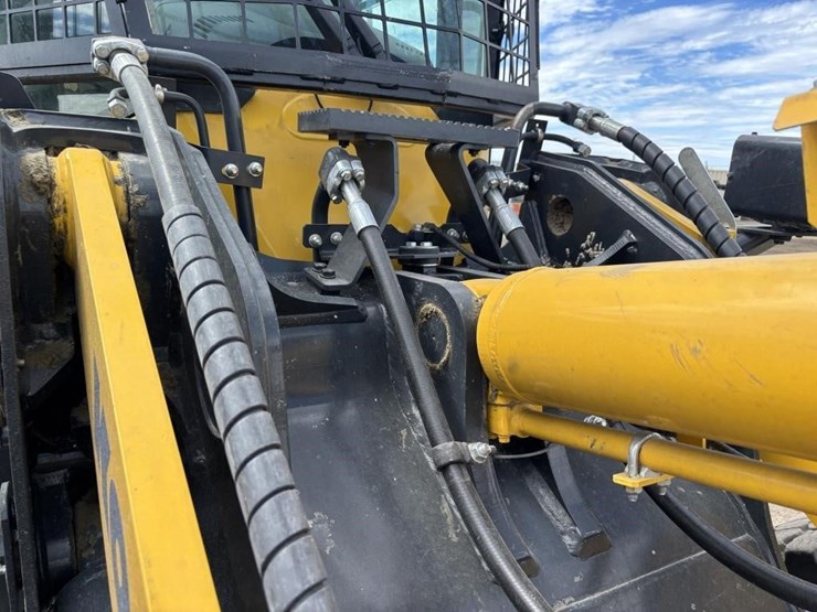 2019-komatsu-wa200-8-image-15