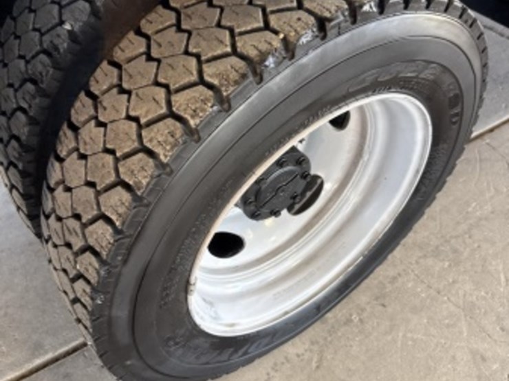 2017-ford-f550-image-11