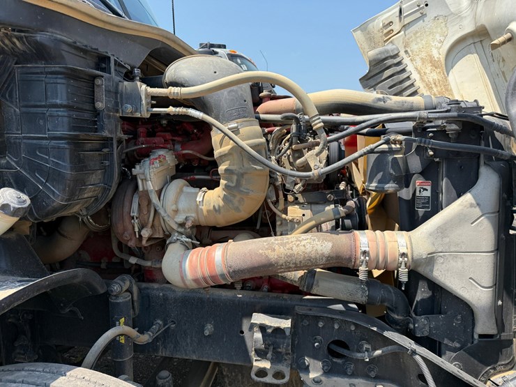 2016-freightliner-cascadia-125-image-60