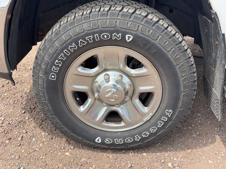 2015-dodge-3500-image-28