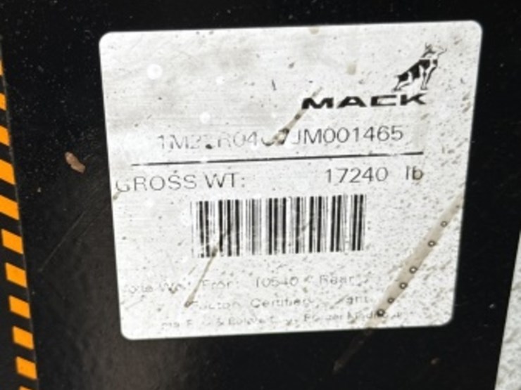 2018-mack-lr-rear-loading-trash-truck-image-33