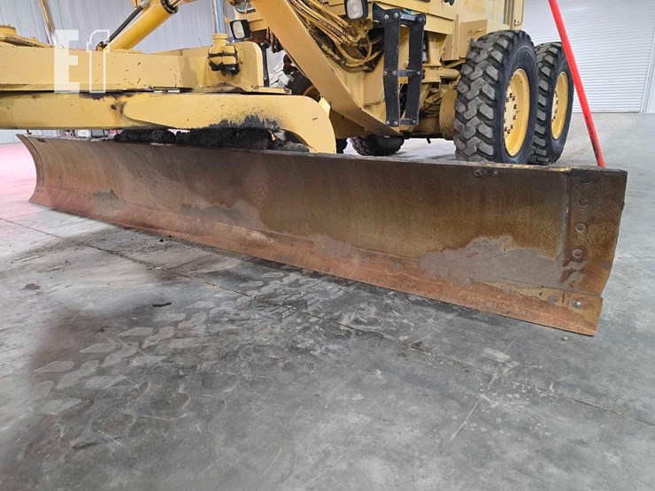 2000-caterpillar-120h-image-9