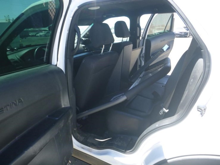 2016-ford-explorer-image-7