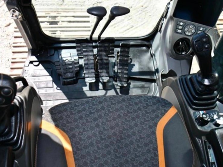 2020-case-cx245dsr-image-8