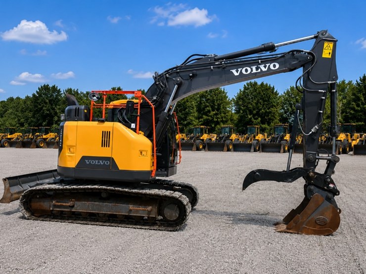 2021-volvo-ecr145el-image-2