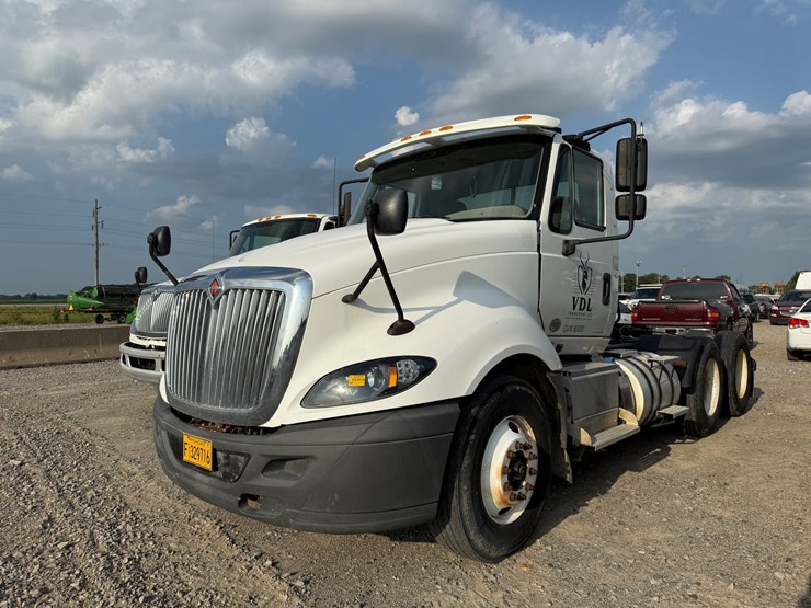 2017-international-prostar-image-1