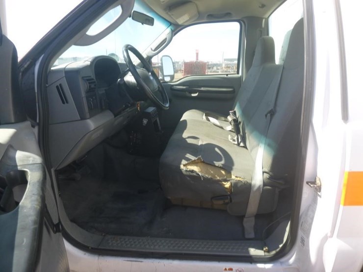 2005-ford-f450-image-10
