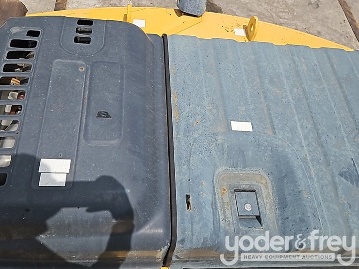 2017-kobelco-sk170-lc-image-32