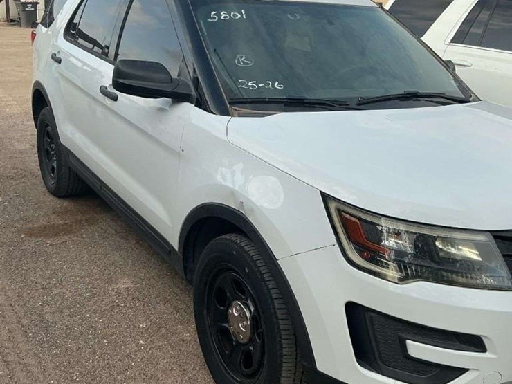 2018-ford-explorer-image-2