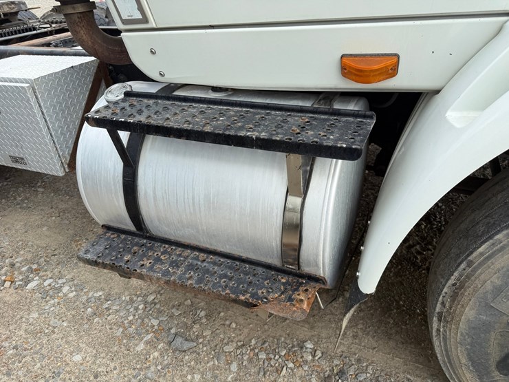 2012-international-transtar-8600-image-42