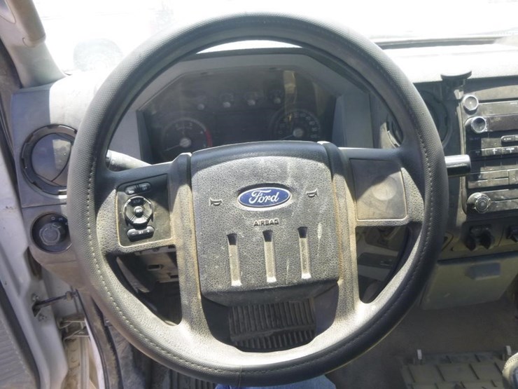 2011-ford-f550-image-6