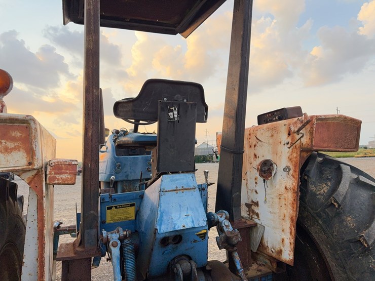 ford-tractor-image-12
