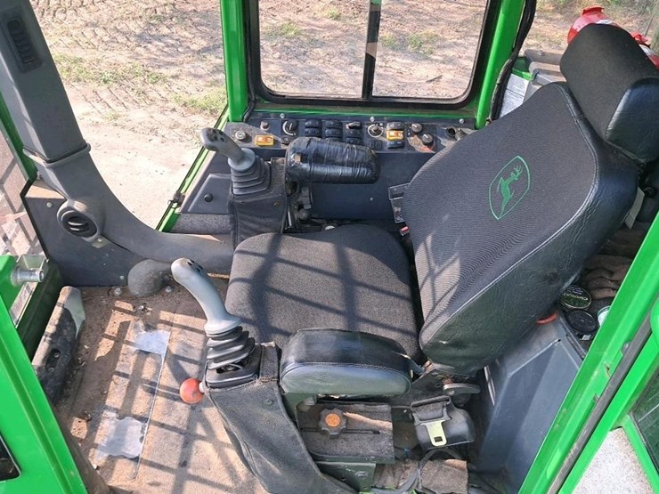 2016-deere-437e-image-12