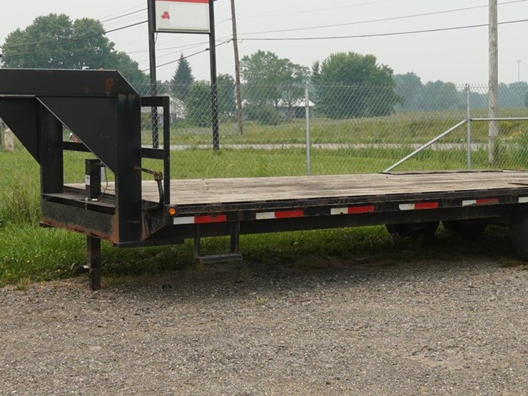 #136-•-2013-appalachian-49290-24'-trailer-image-12