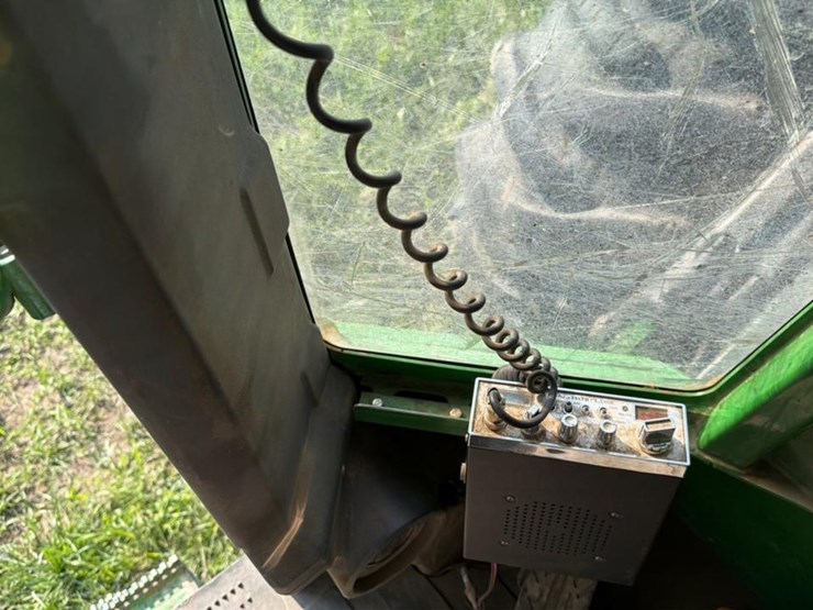 2015-deere-648l-image-54