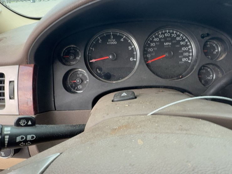 2009-chevrolet-tahoe-image-34